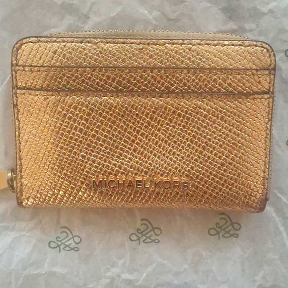Michael Kors Gold Wallet - Picture 1 of 8